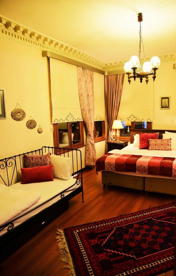 Bed & Breakfast Ottoman By Sera House