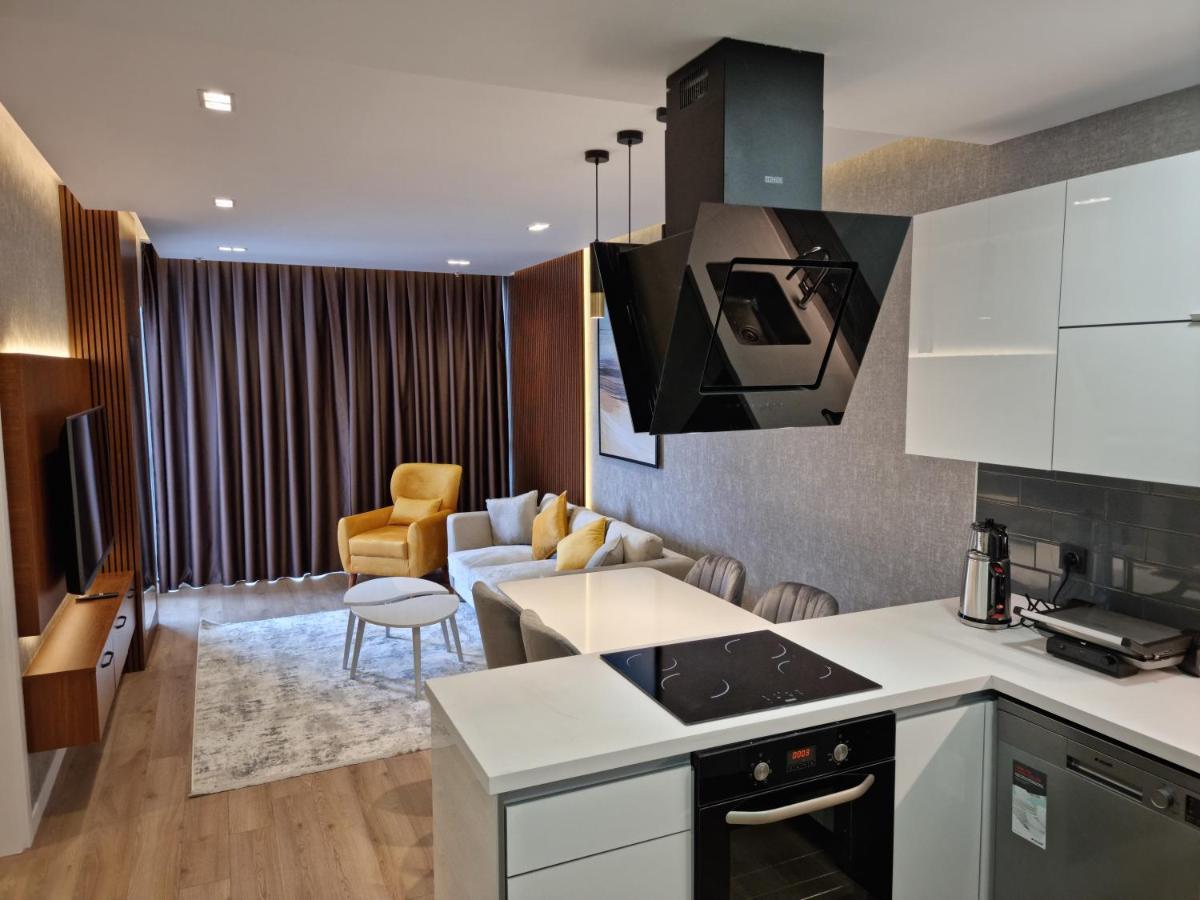 25% Off Prestigious 5-stars, Pool, Sauna, Fitness Apartment Istanbul
