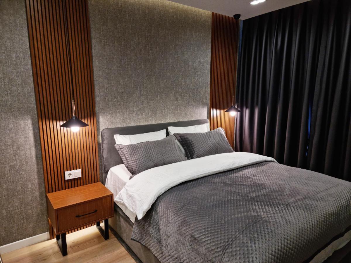 25% Off Prestigious 5-stars, Pool, Sauna, Fitness Apartment *