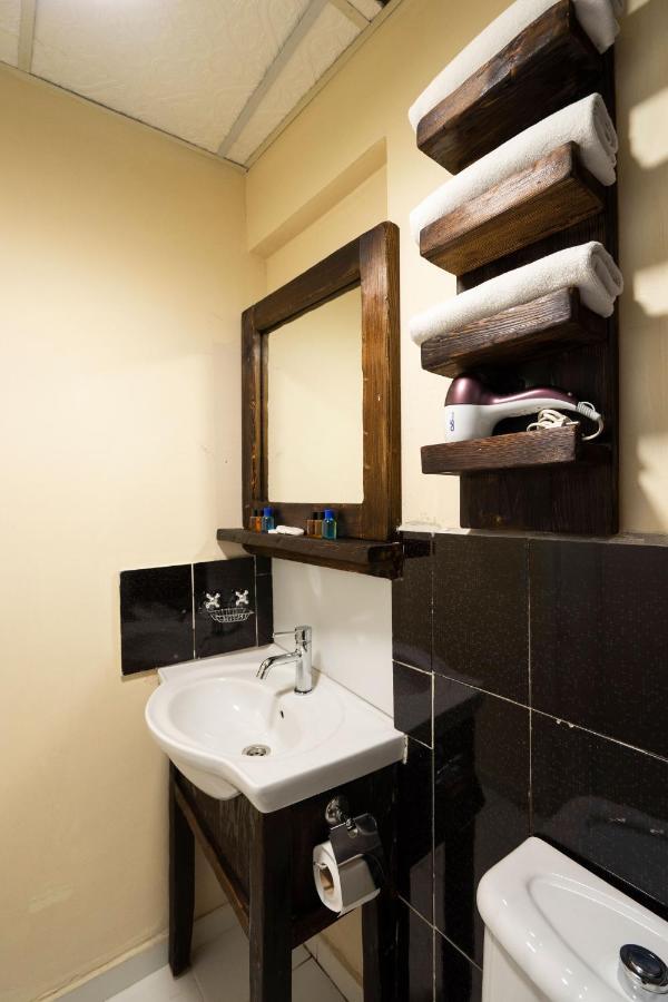 Apartment Pi & Istanbul