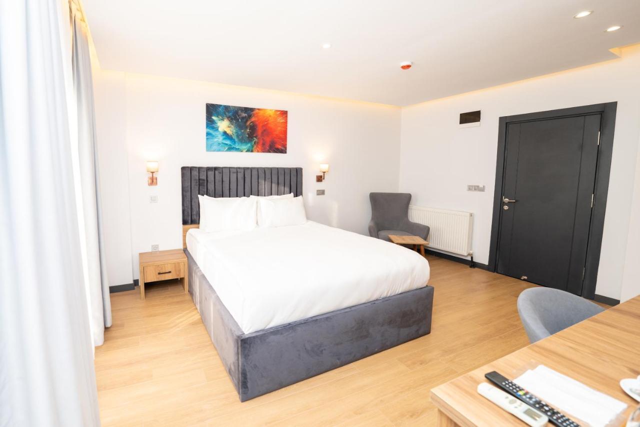 Business Life Bakirkoey 4*