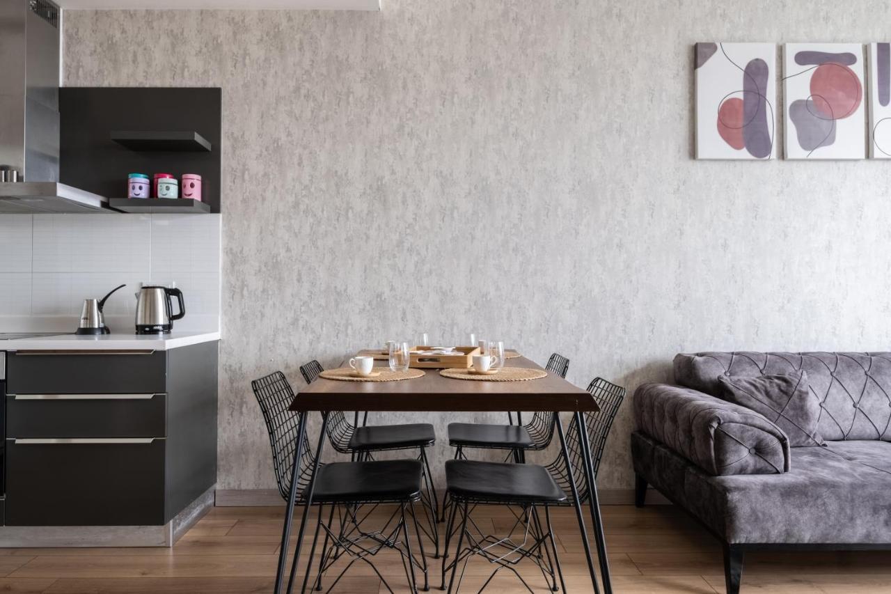 Mall Of By Newinn Apartment