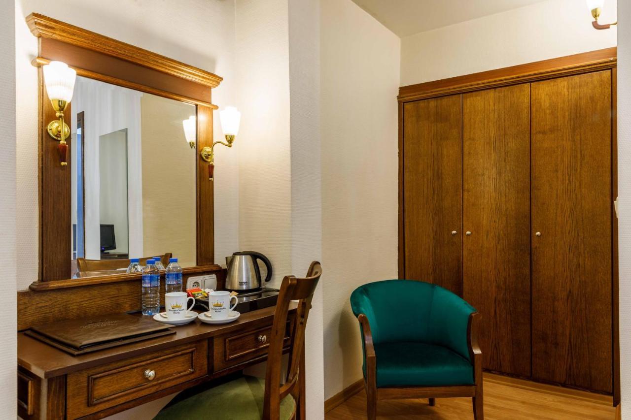 Hotel Golden Crown