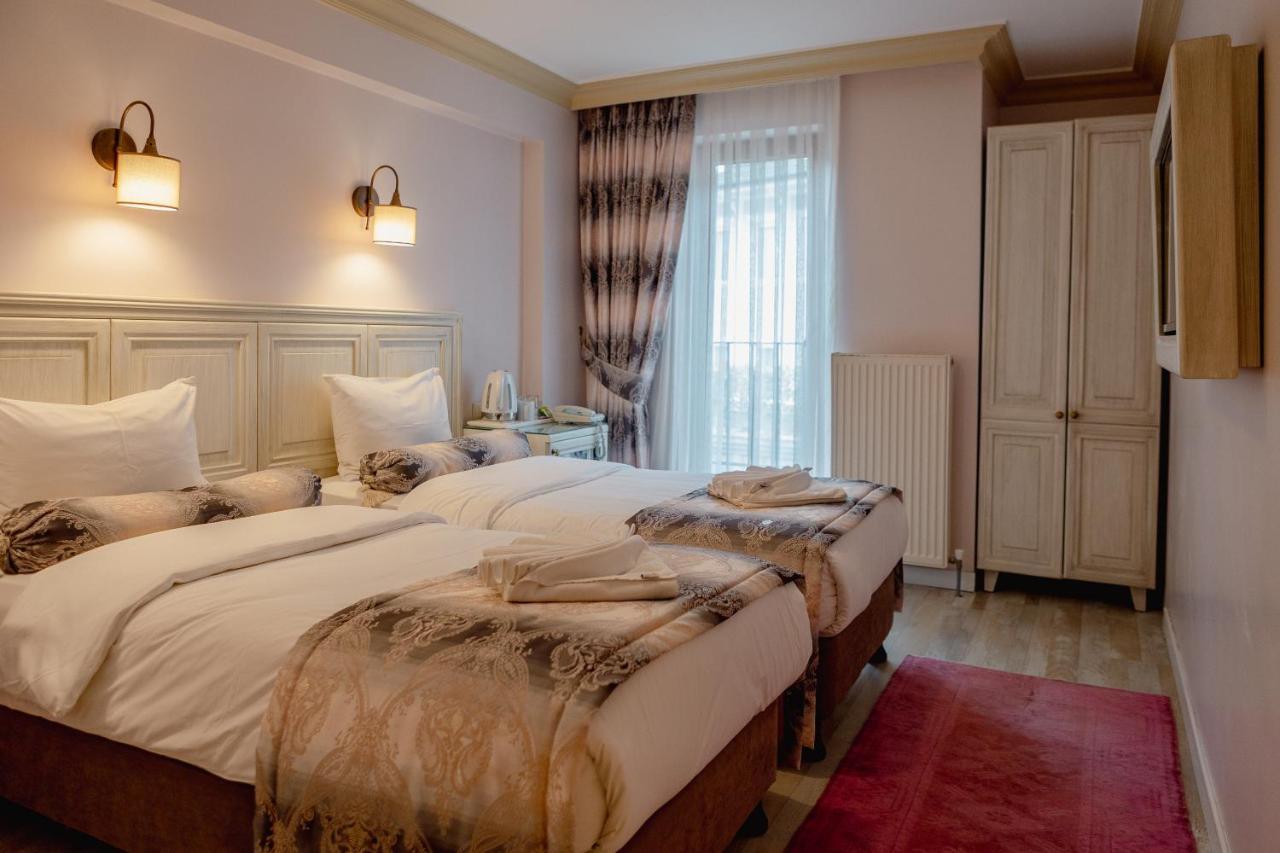 Hotel Agora 3*