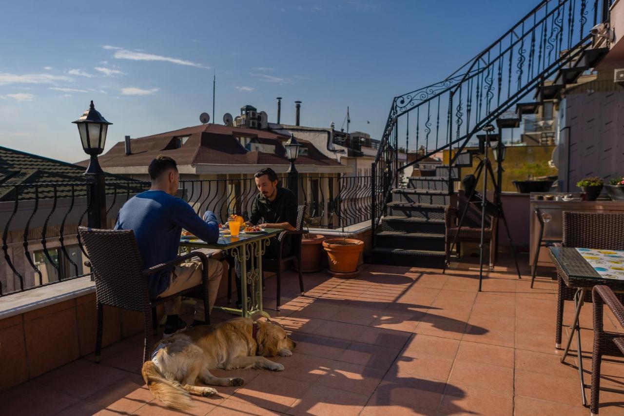 Agora Hotel