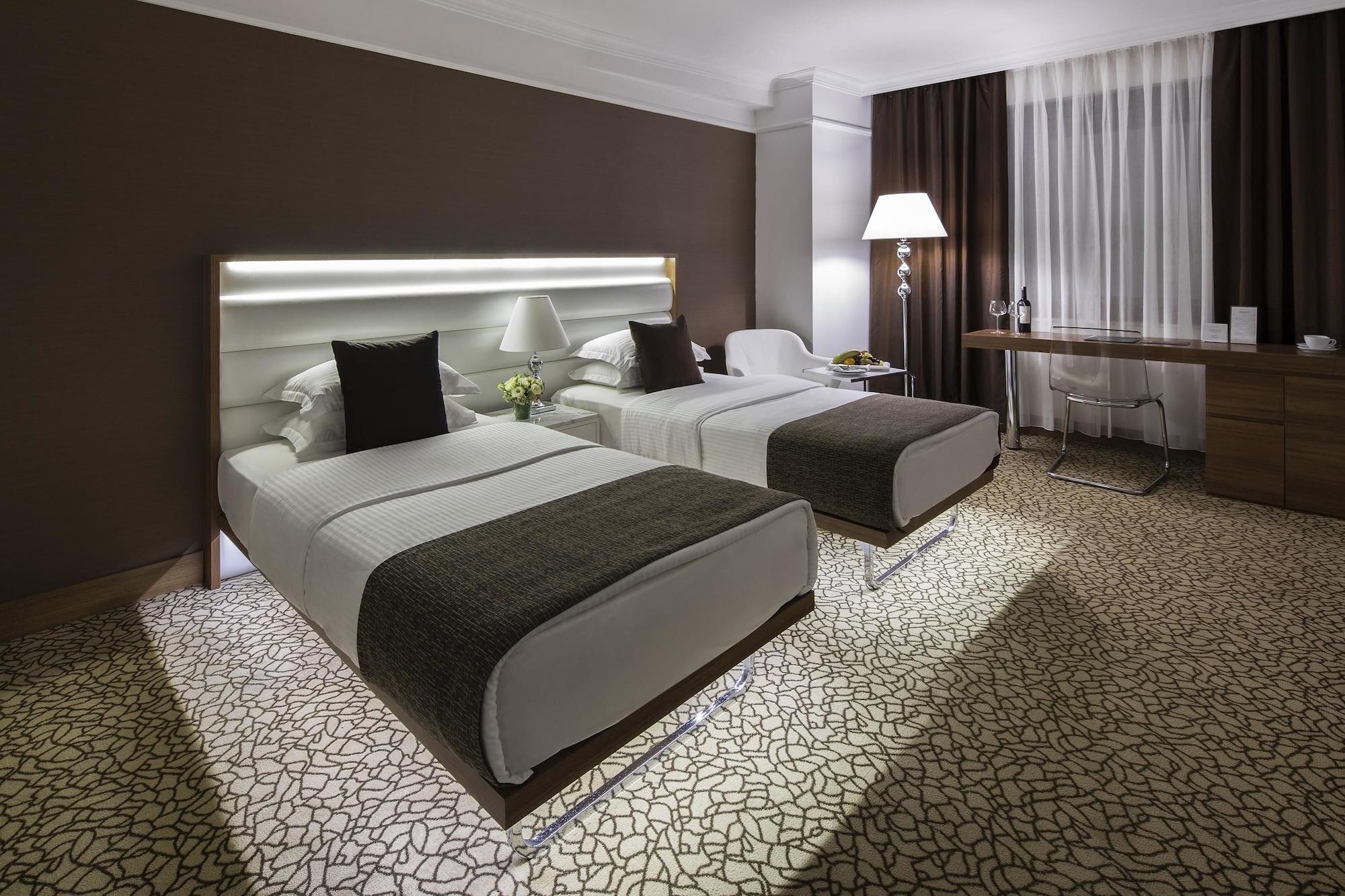 Richmond Hotel 4*
