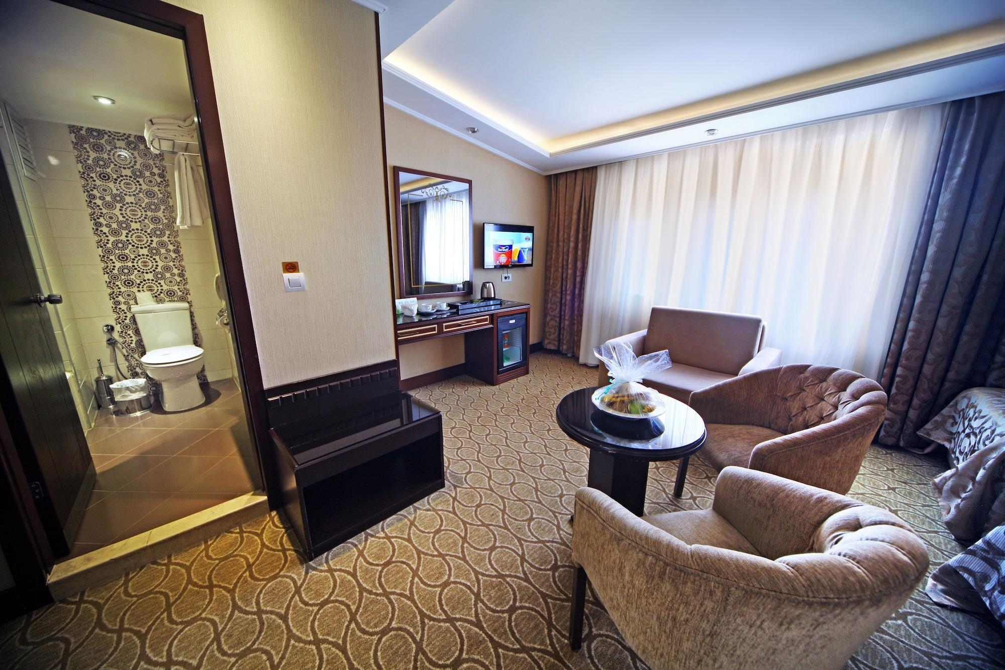 Hotel The Parma Downtown 4*