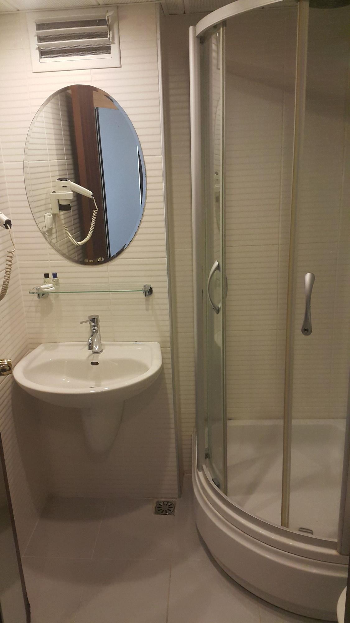 The Hotel 4*
