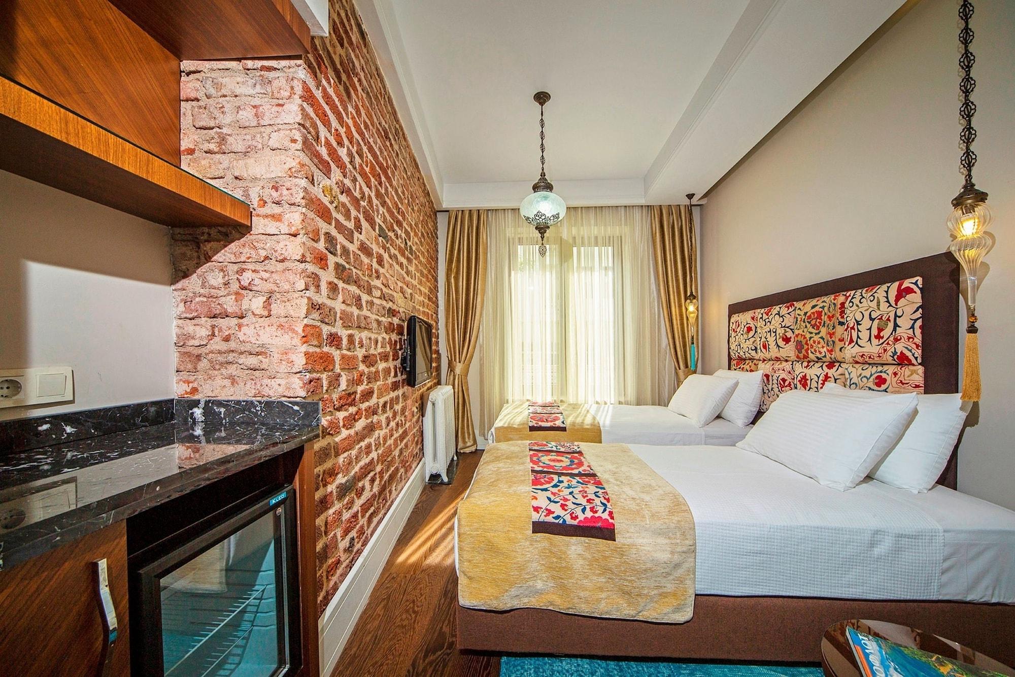 Azade Istanbul
