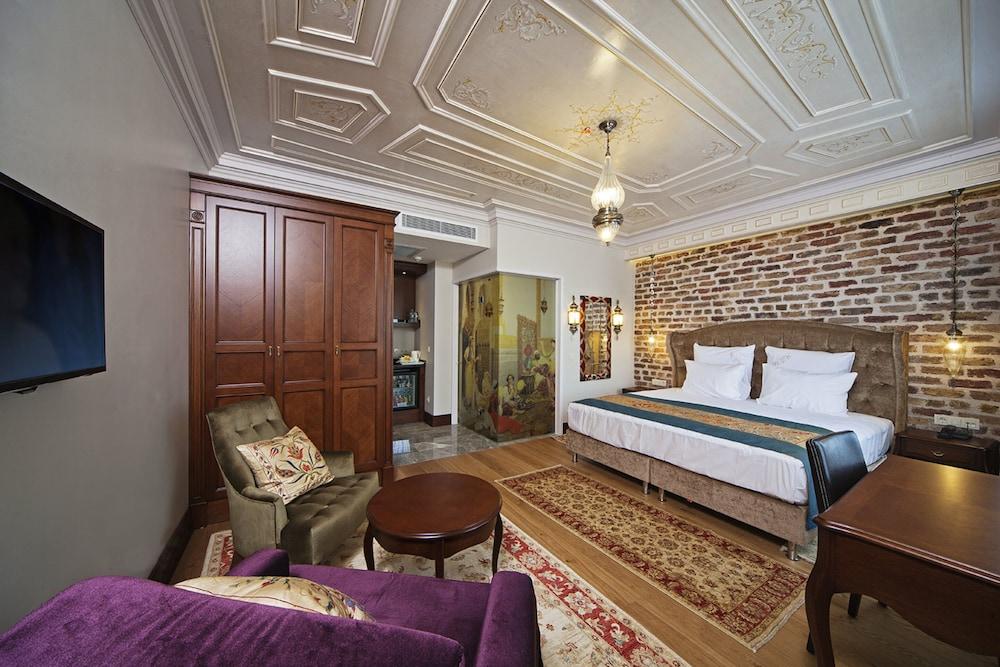 Hotel Azade