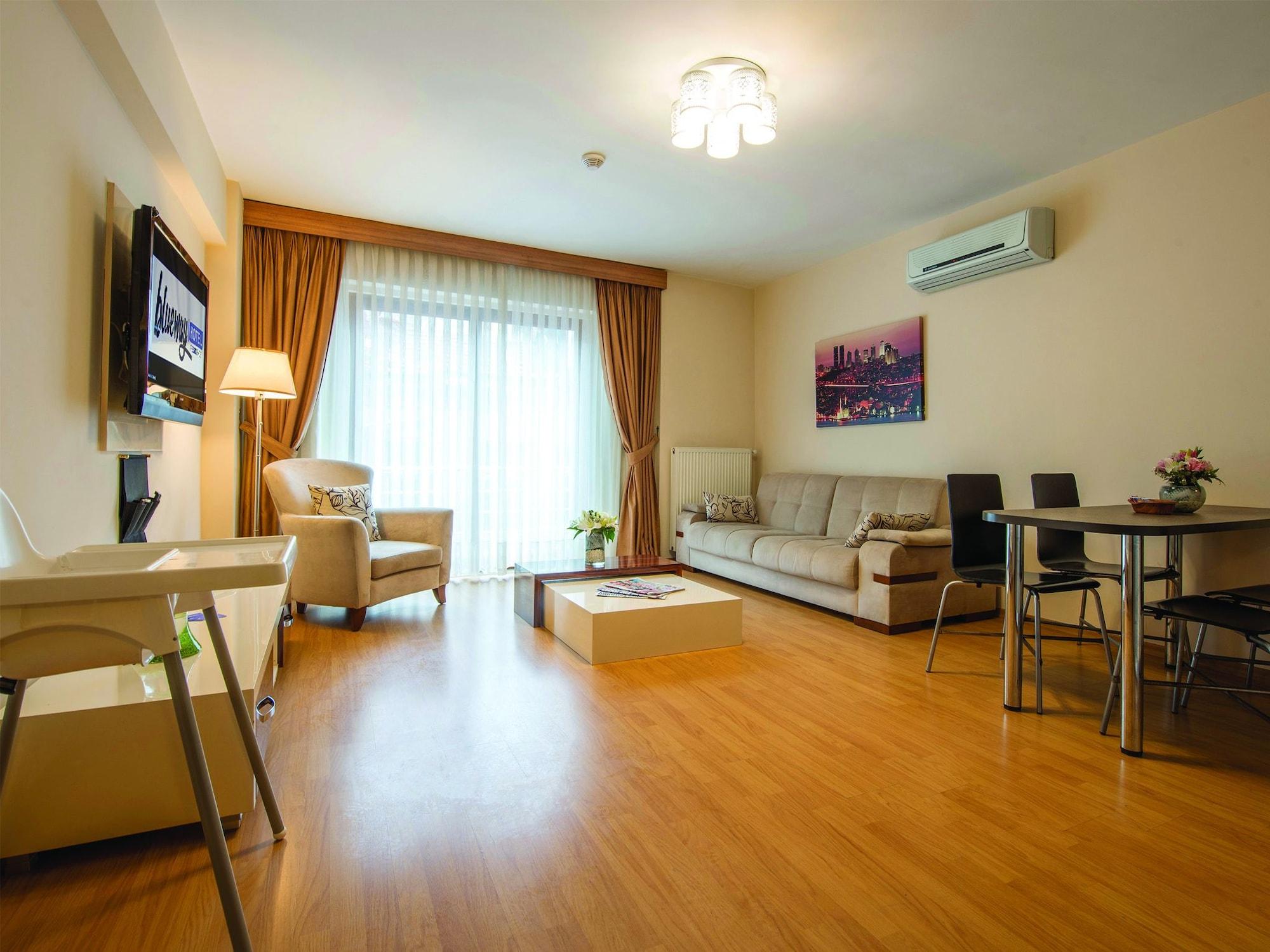 Blueway Aparthotel 3*