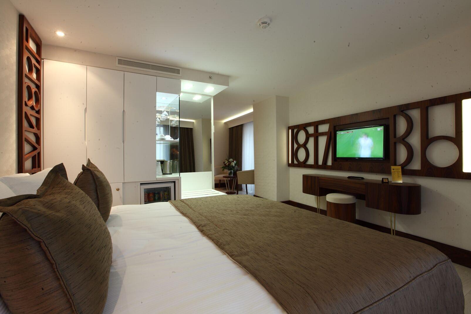 Hotel Victory & 4*