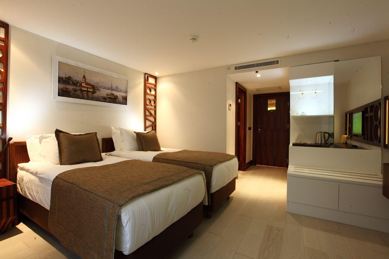 Hotel Victory &