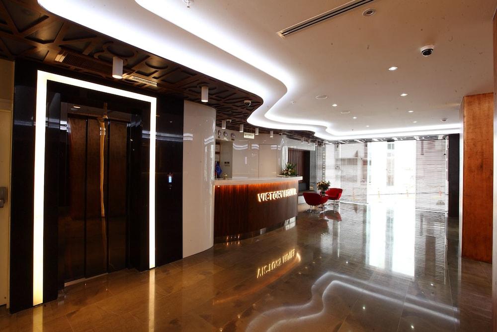 Victory & Hotel 4*