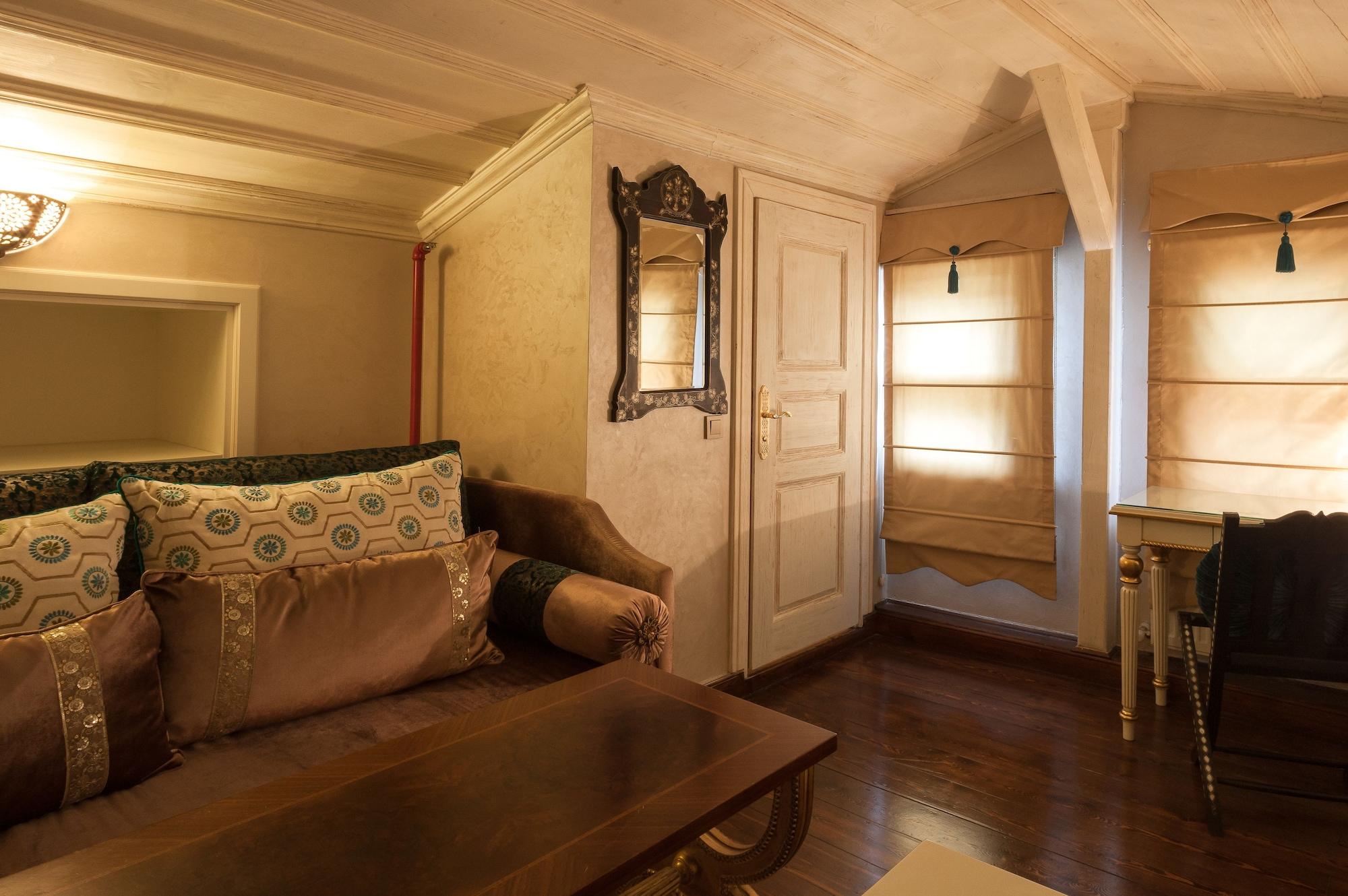 Bosphorus Symbola 4*