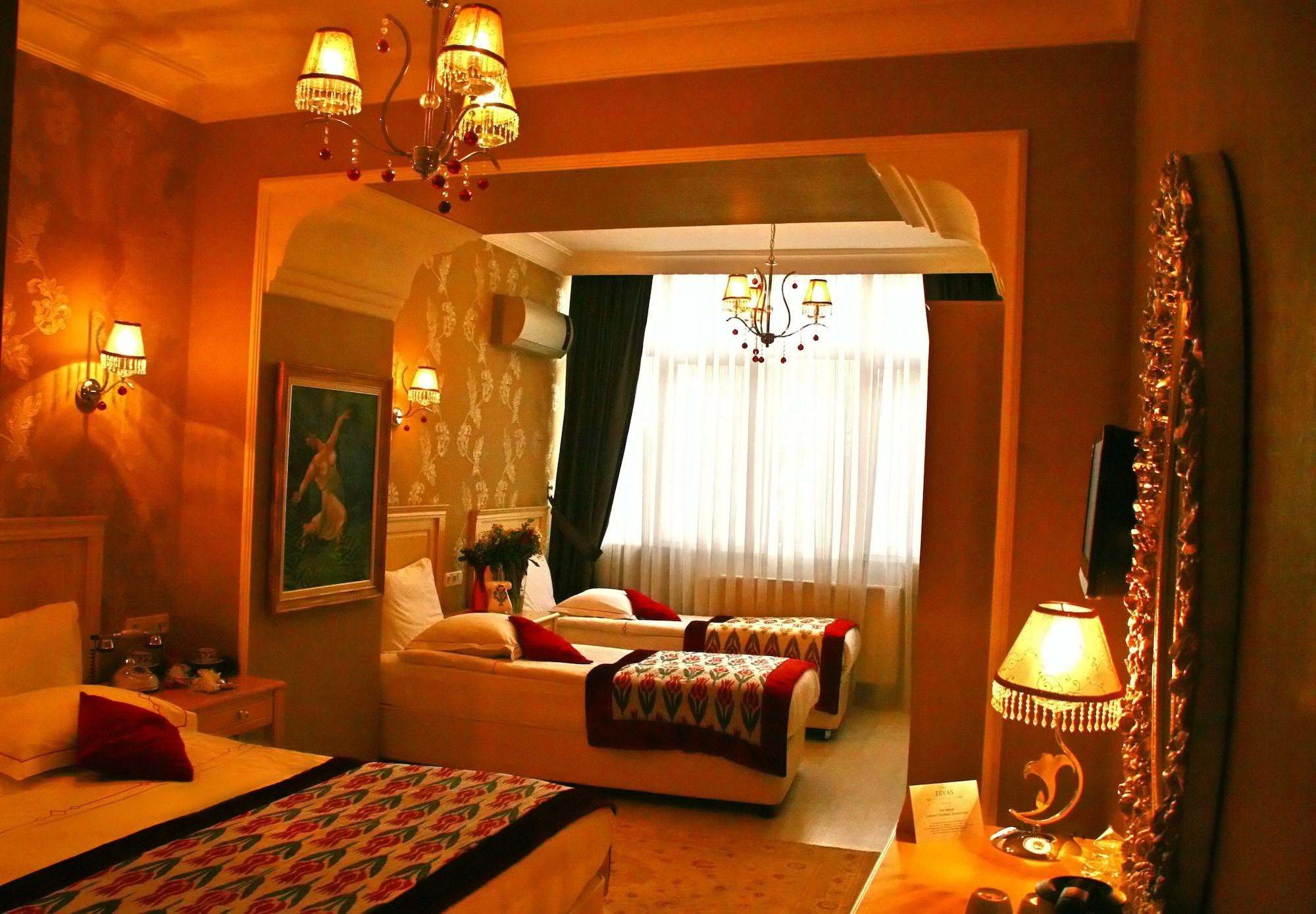 Hotel Divas 3*