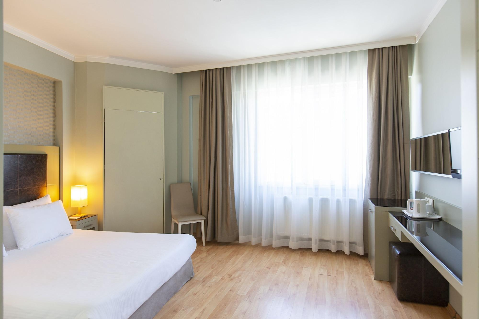 Hotel Hotellino 4*