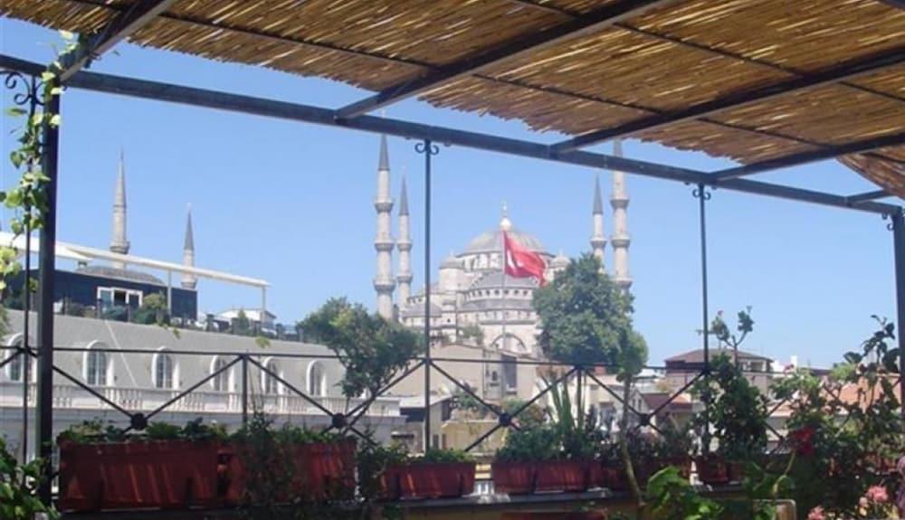 Sultans * Istanbul