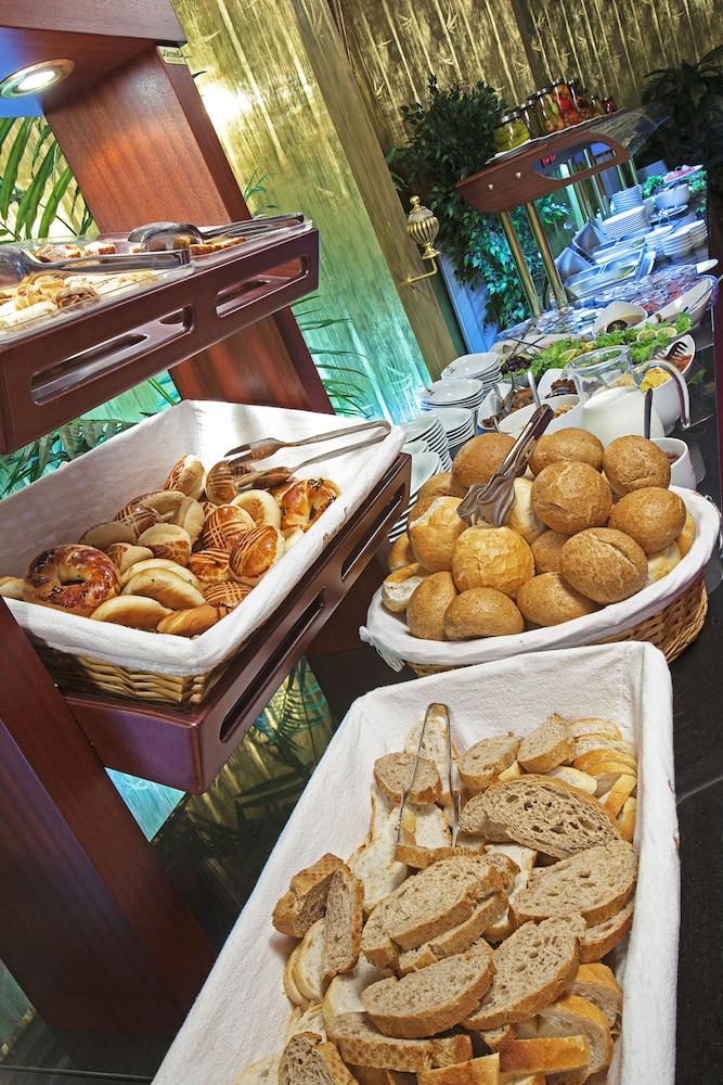 Antea Palace &