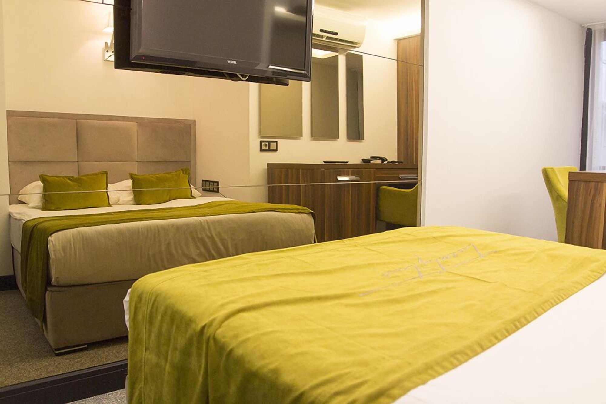 Hotel The 22
