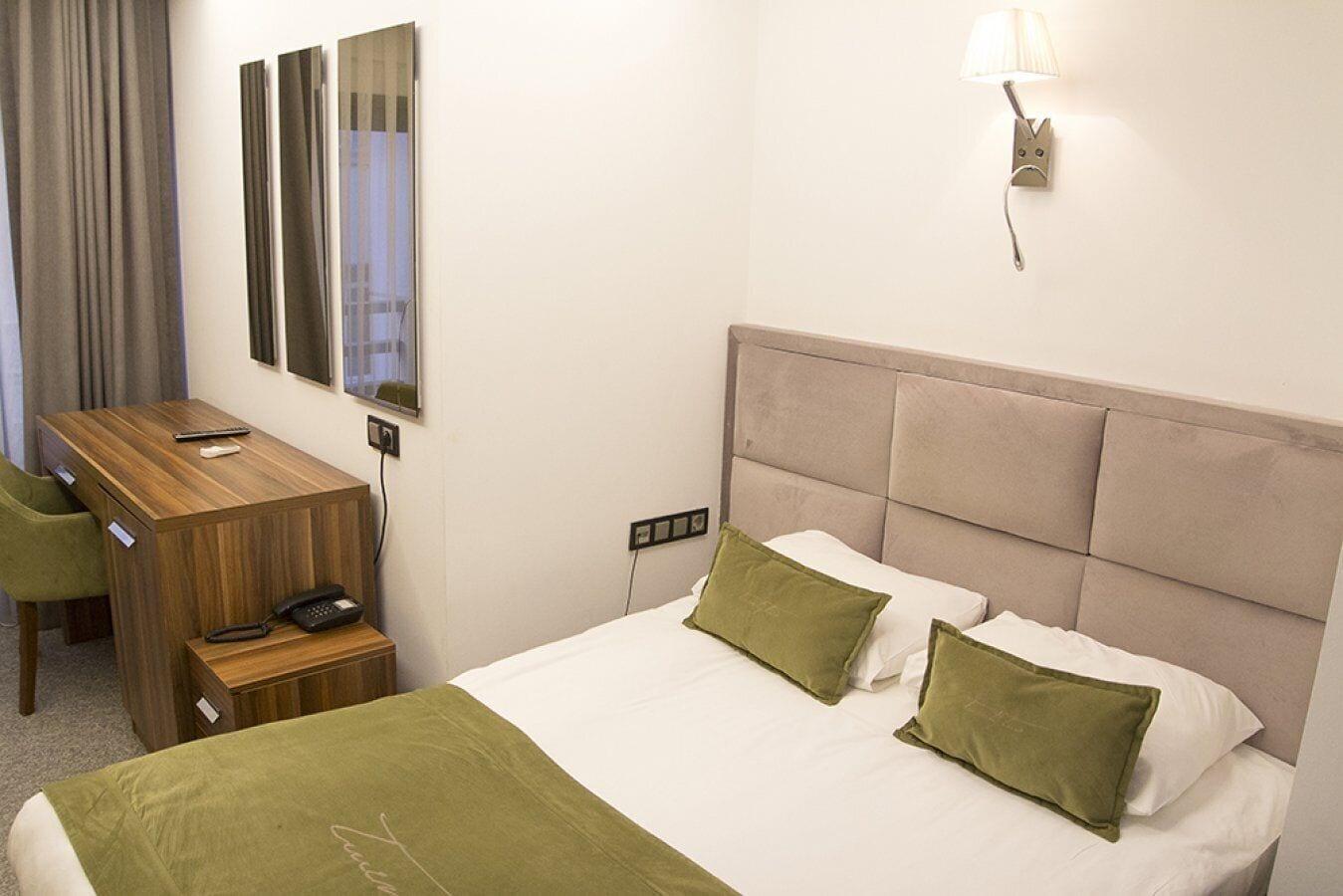 Hotel The 22