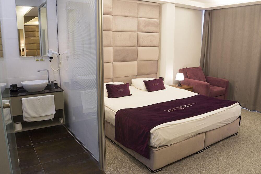 Hotel The 22 3*