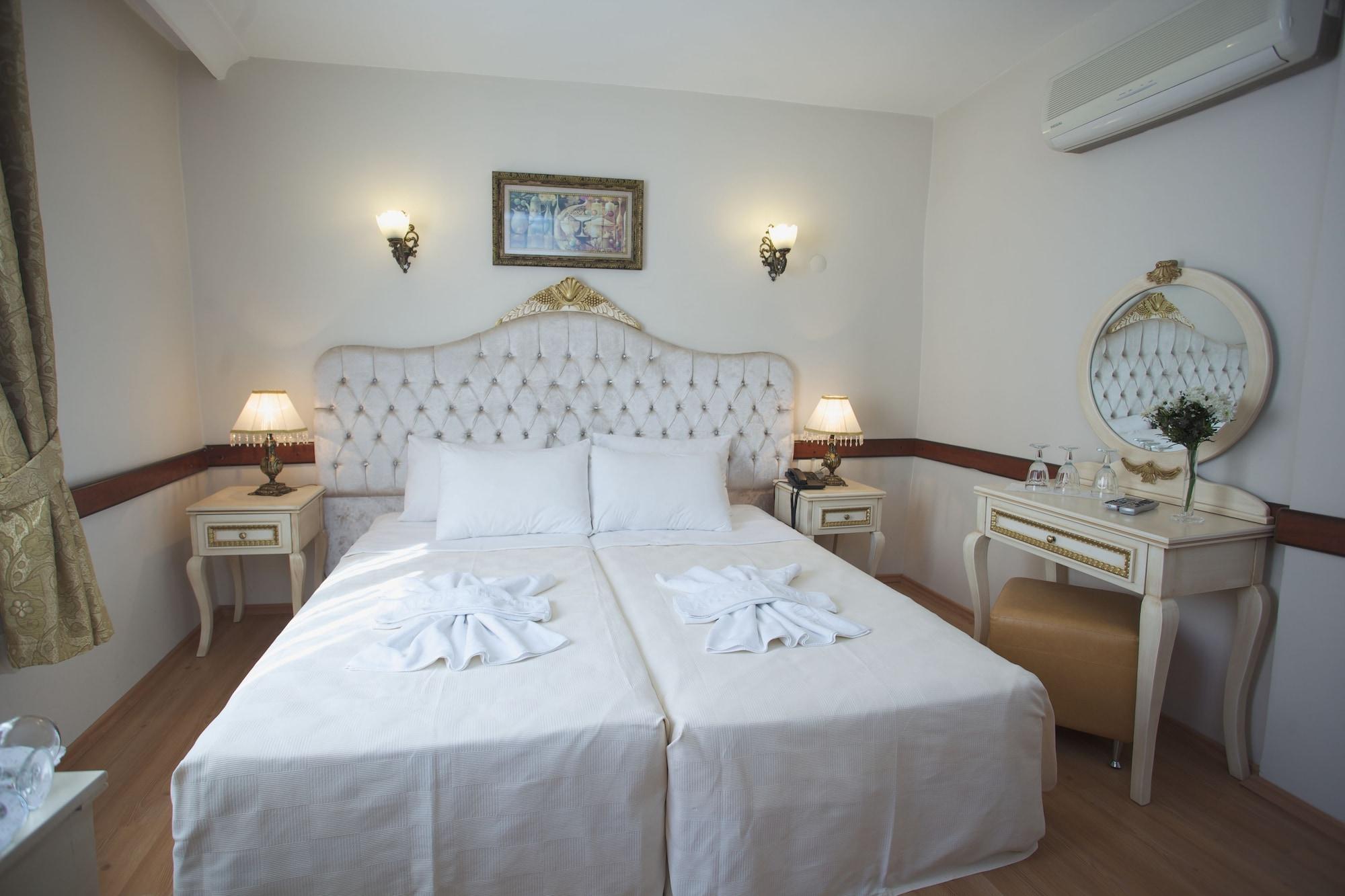 Otel Adora Cafe & Restaurant 3*