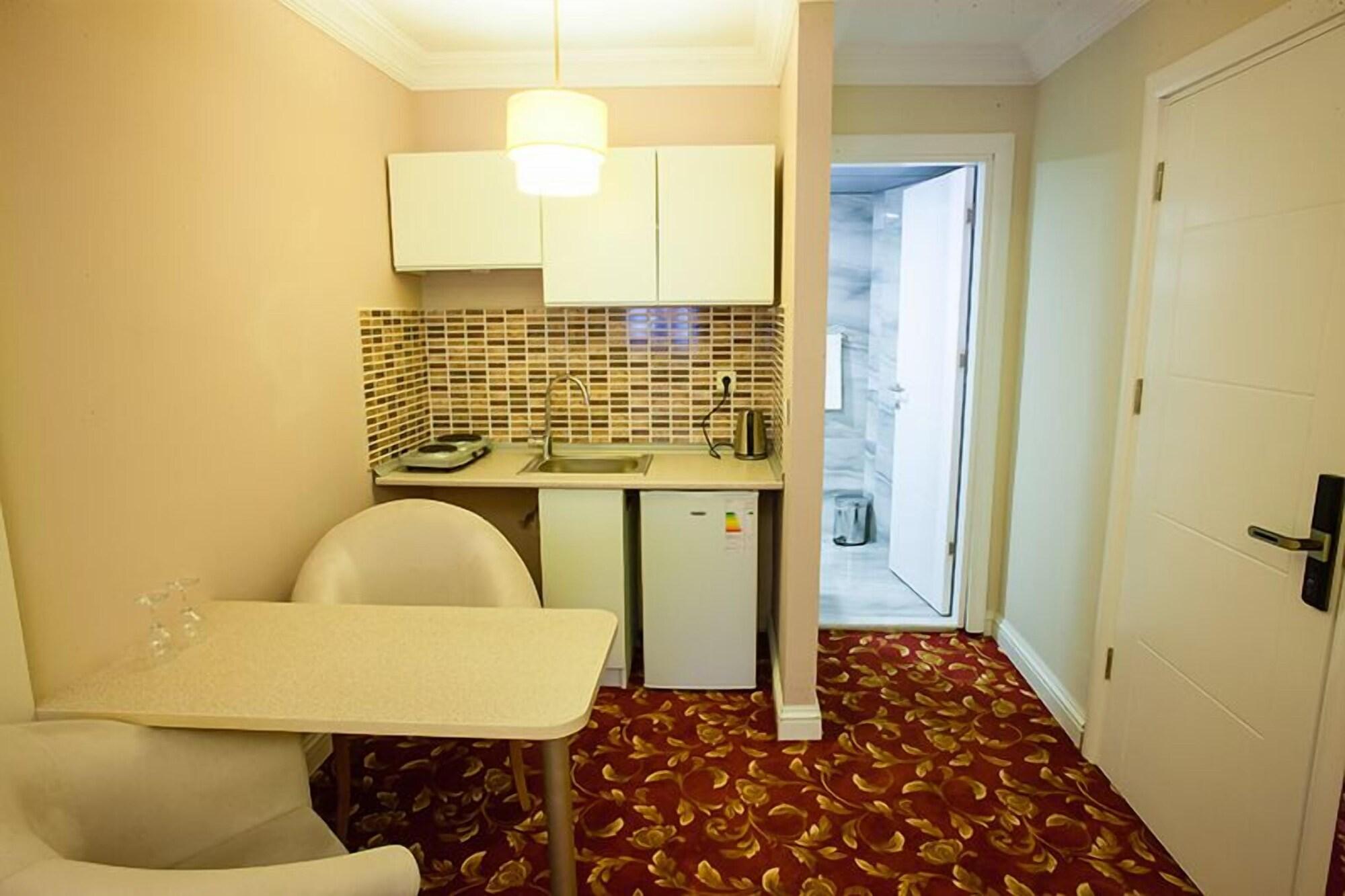 Istanburg Efes Otel 2*