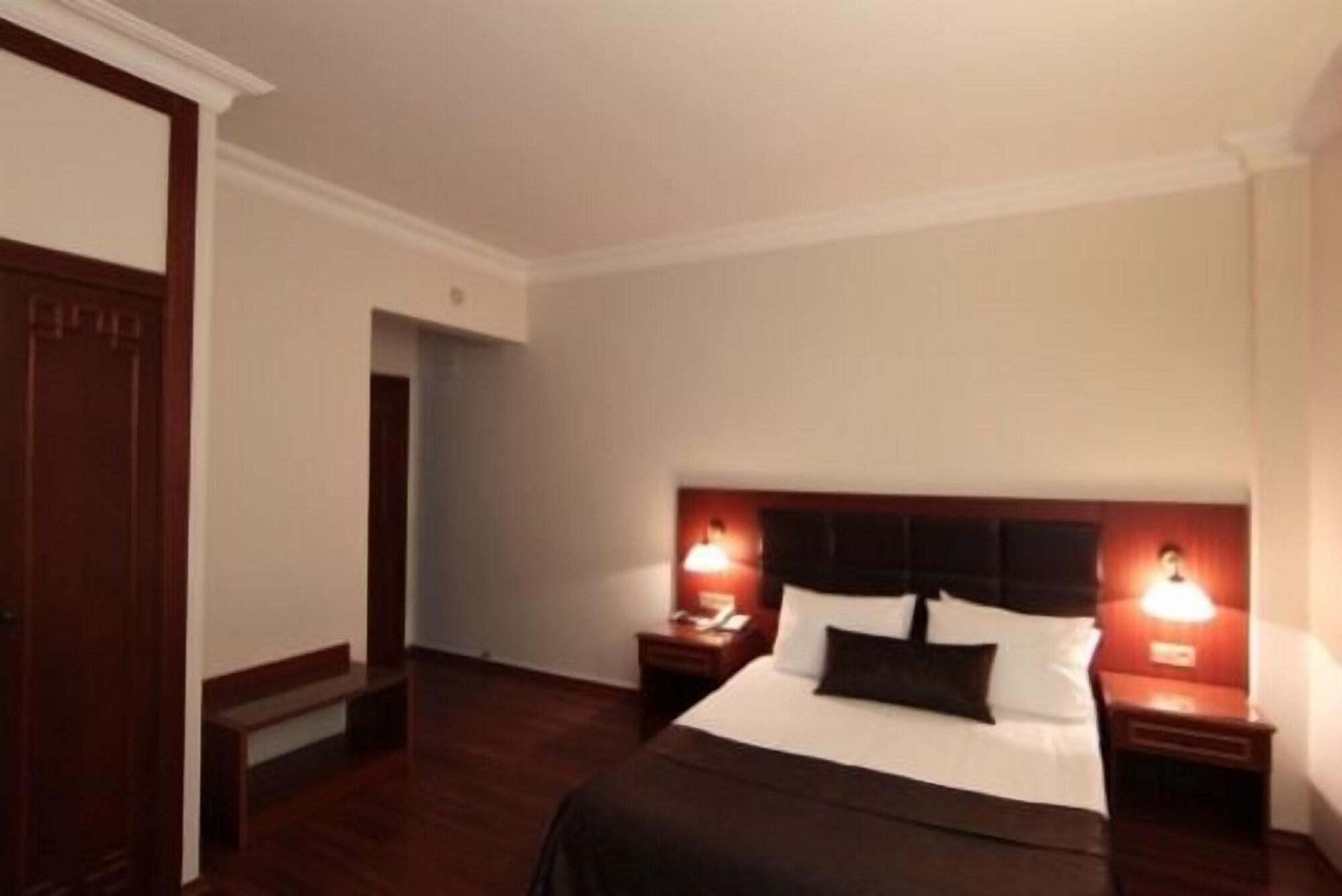 Vardar Palace - Special Category Otel