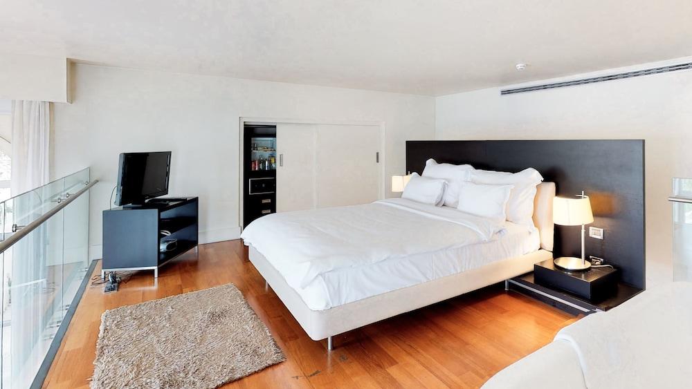A'jia Hotel