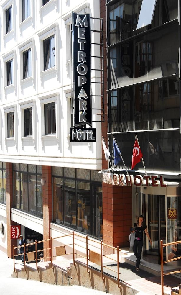 Taksim Metropark Hotel 4*