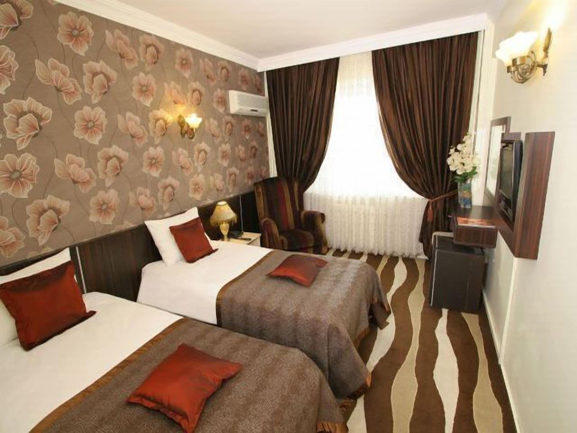 Maya Hotel 3*