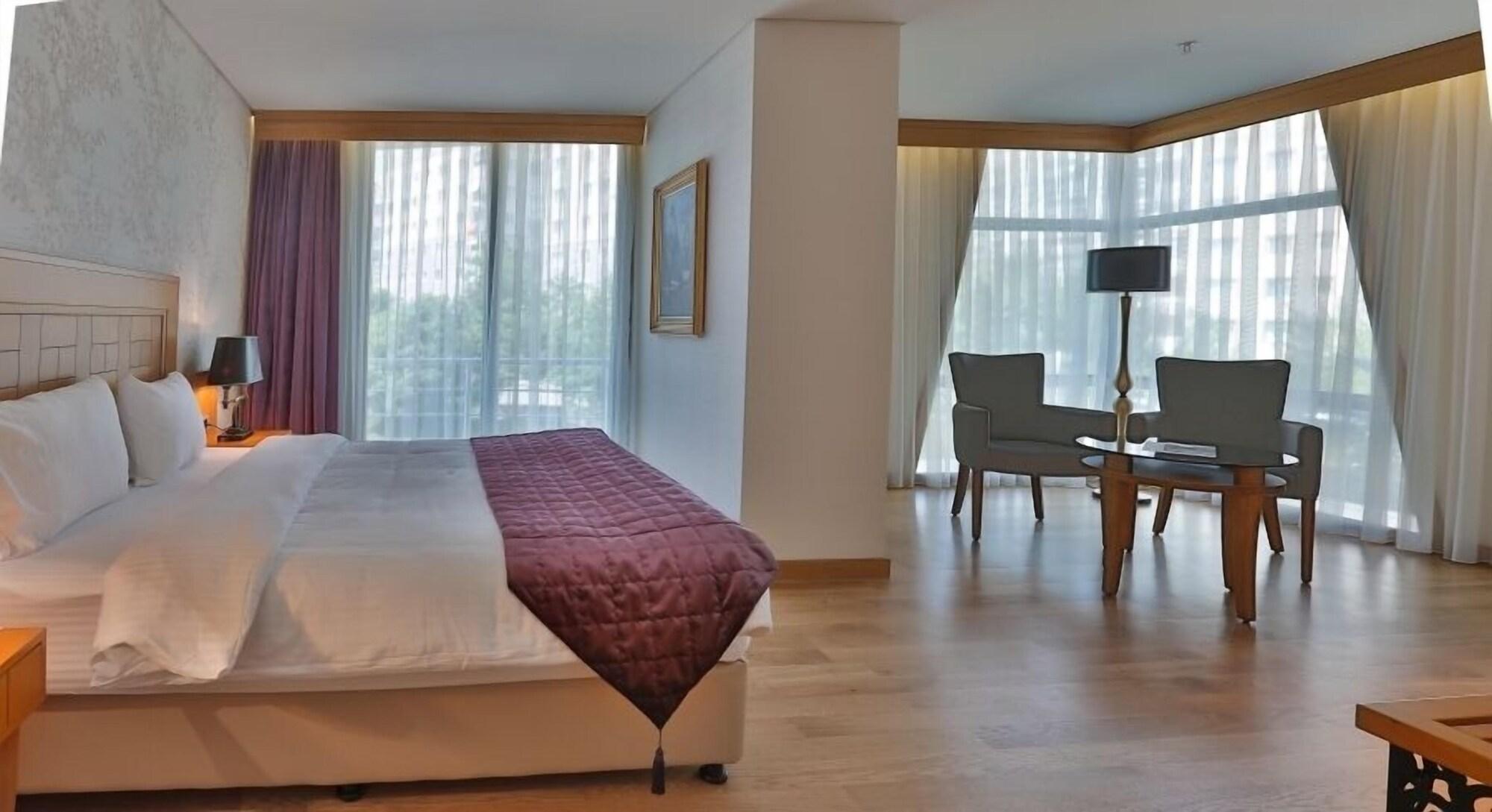 Hotel Queen & Istanbul