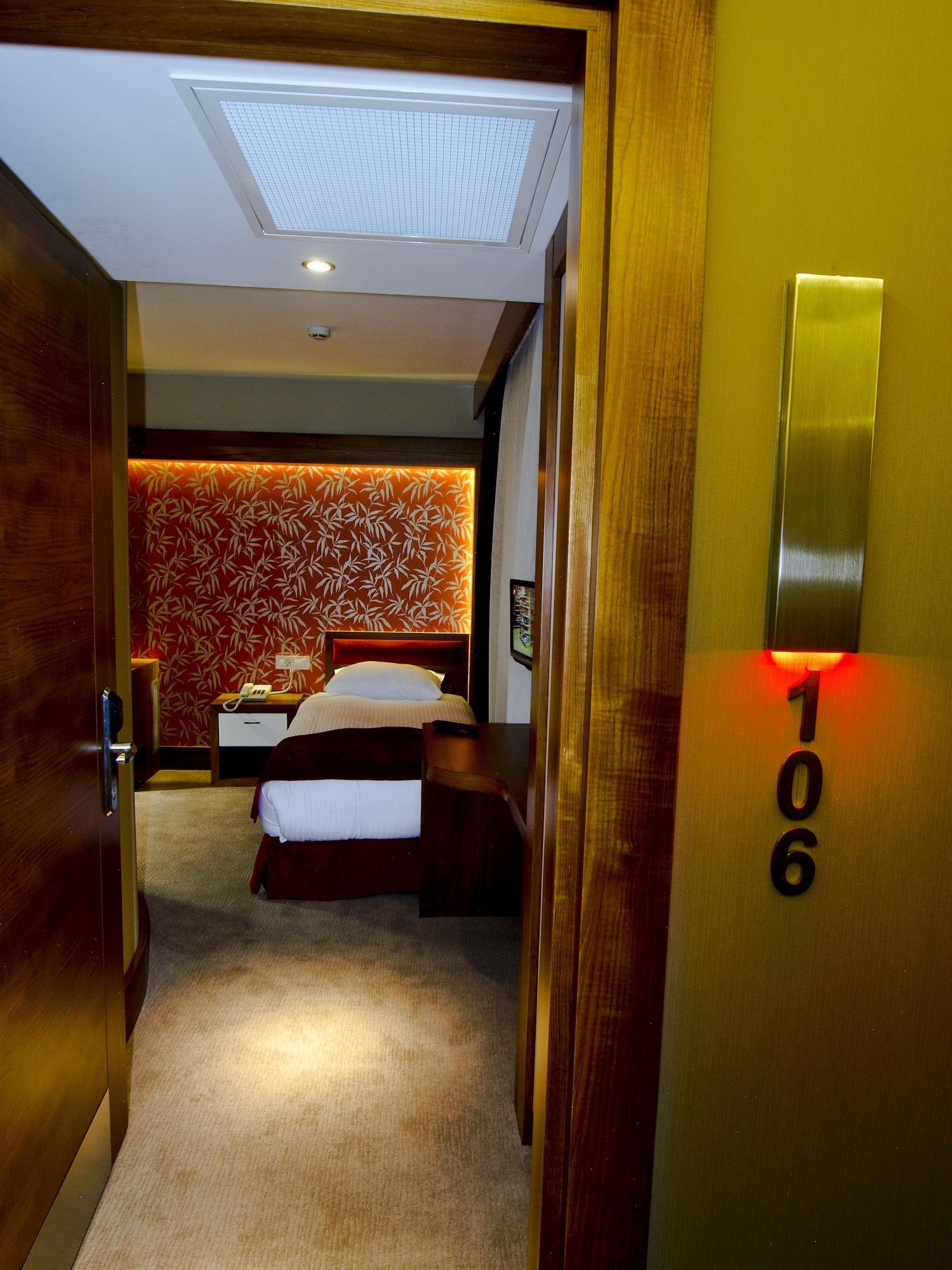Bella Hotel 2*