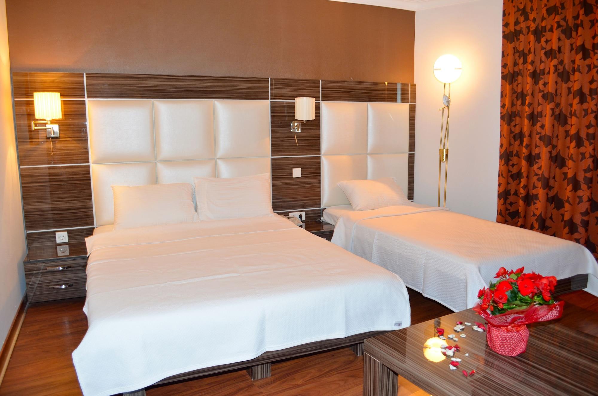 Hotel La Piano 2*