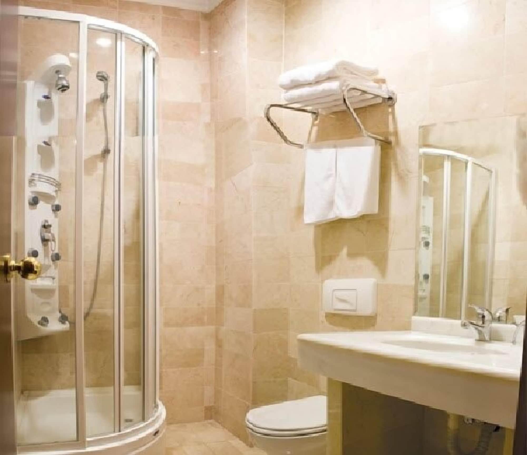 Nil Hotel 3*