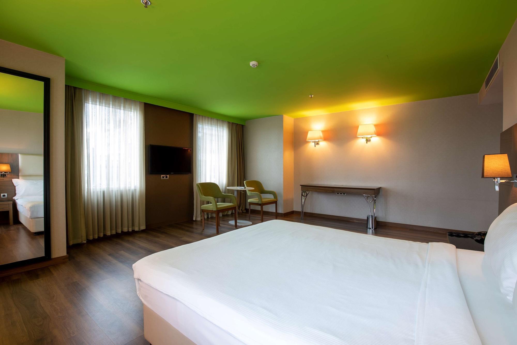 Park By Radisson Kavacik 4* Istambul