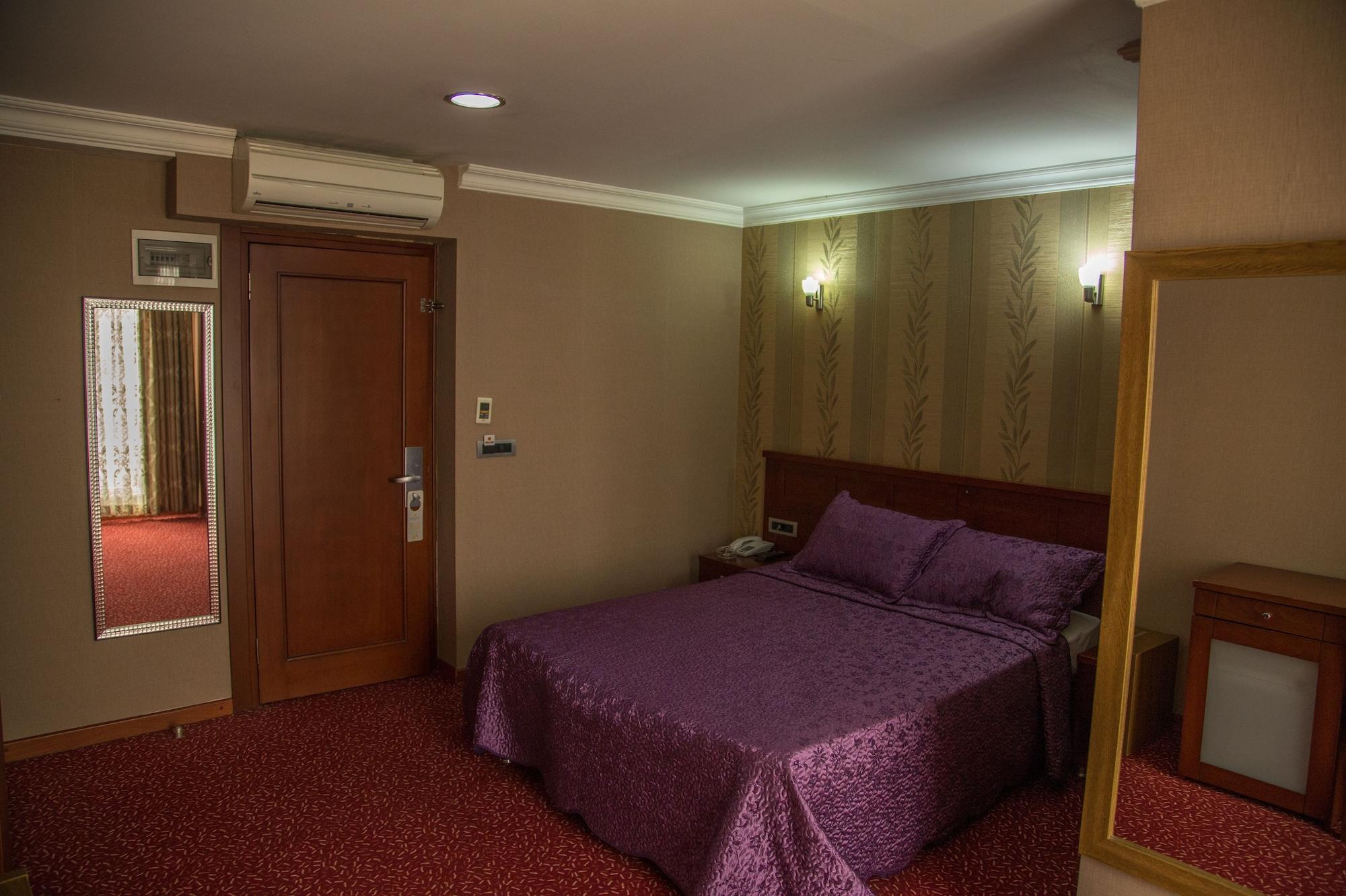 Grand Merin Airport 3*