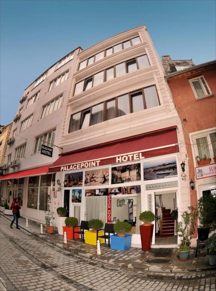 Palace Point Hotel 2*