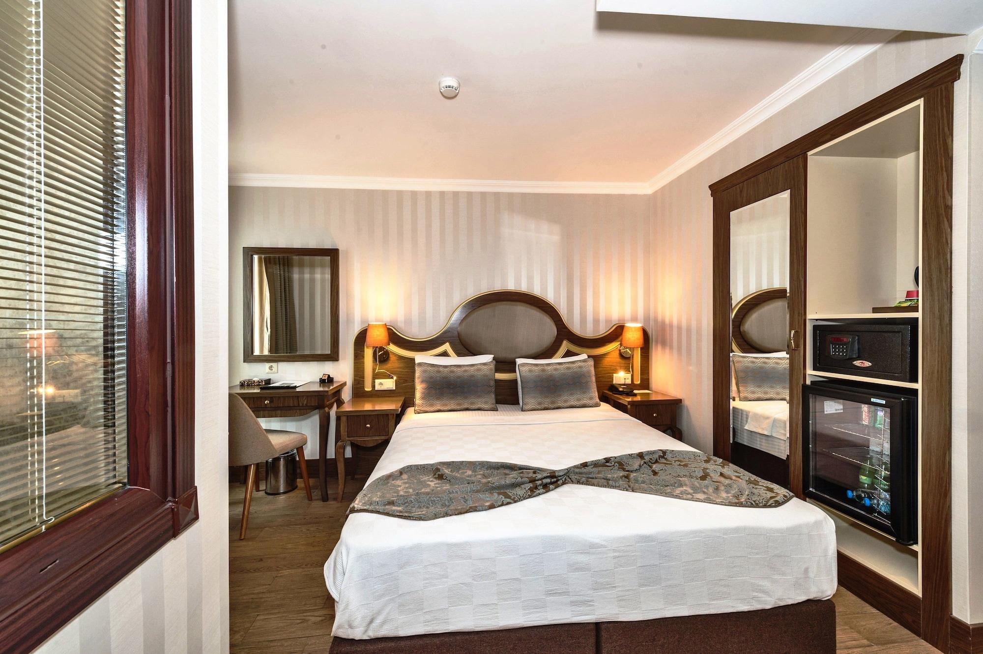 The Hotel 4*
