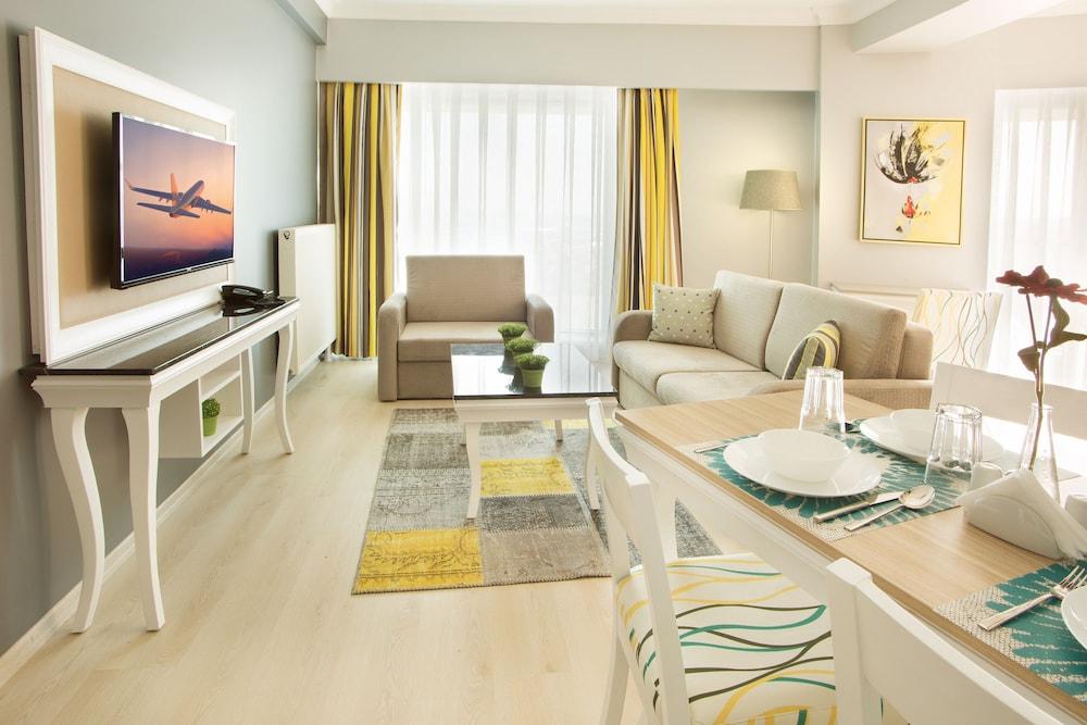Serenity Airport Otel 4*