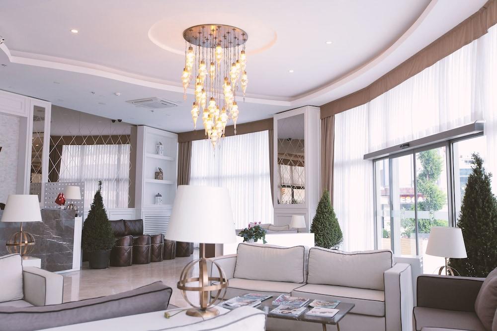 Otel Serenity Airport 4*