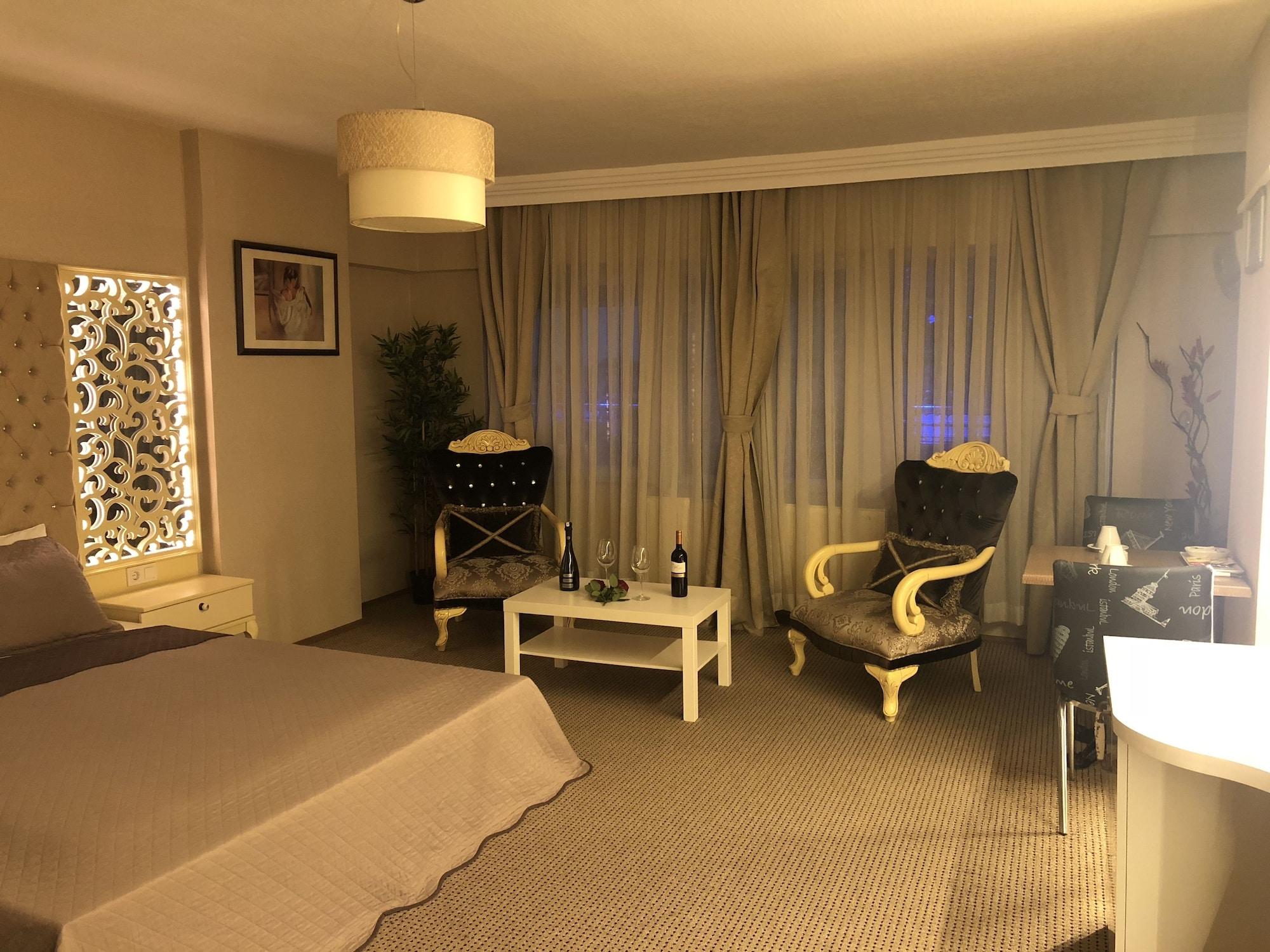 Lizzia Butik 3*