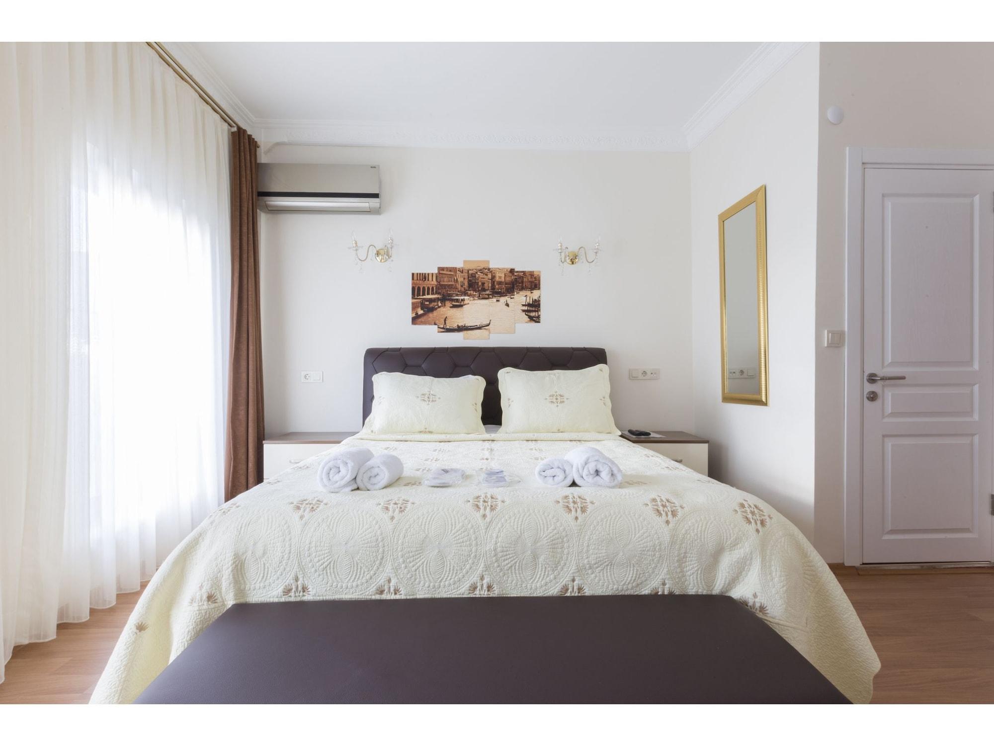 Zendy Hotel