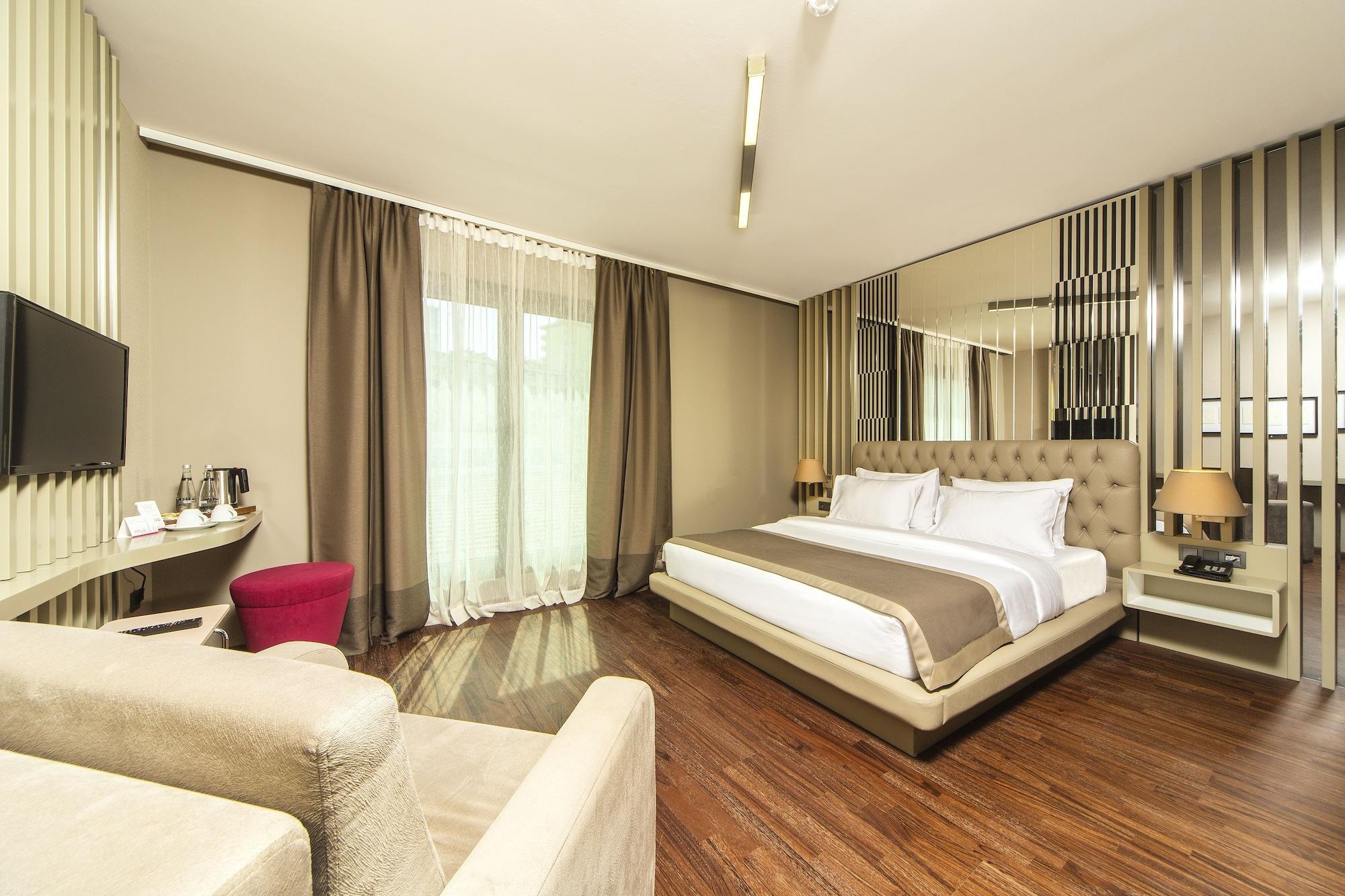 Hotel The