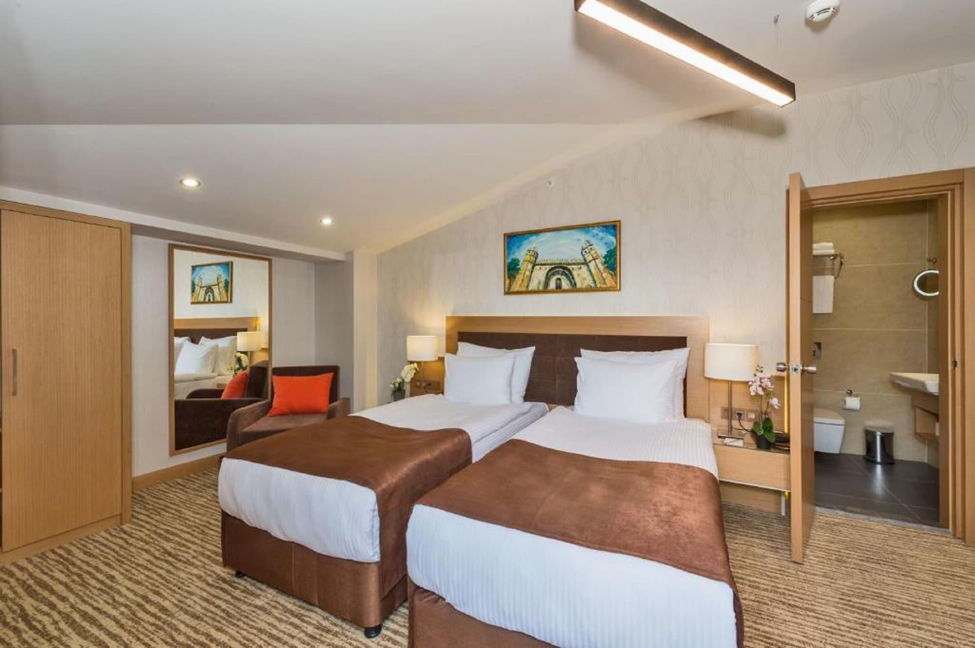 Boursier 1 & Hotel 4*