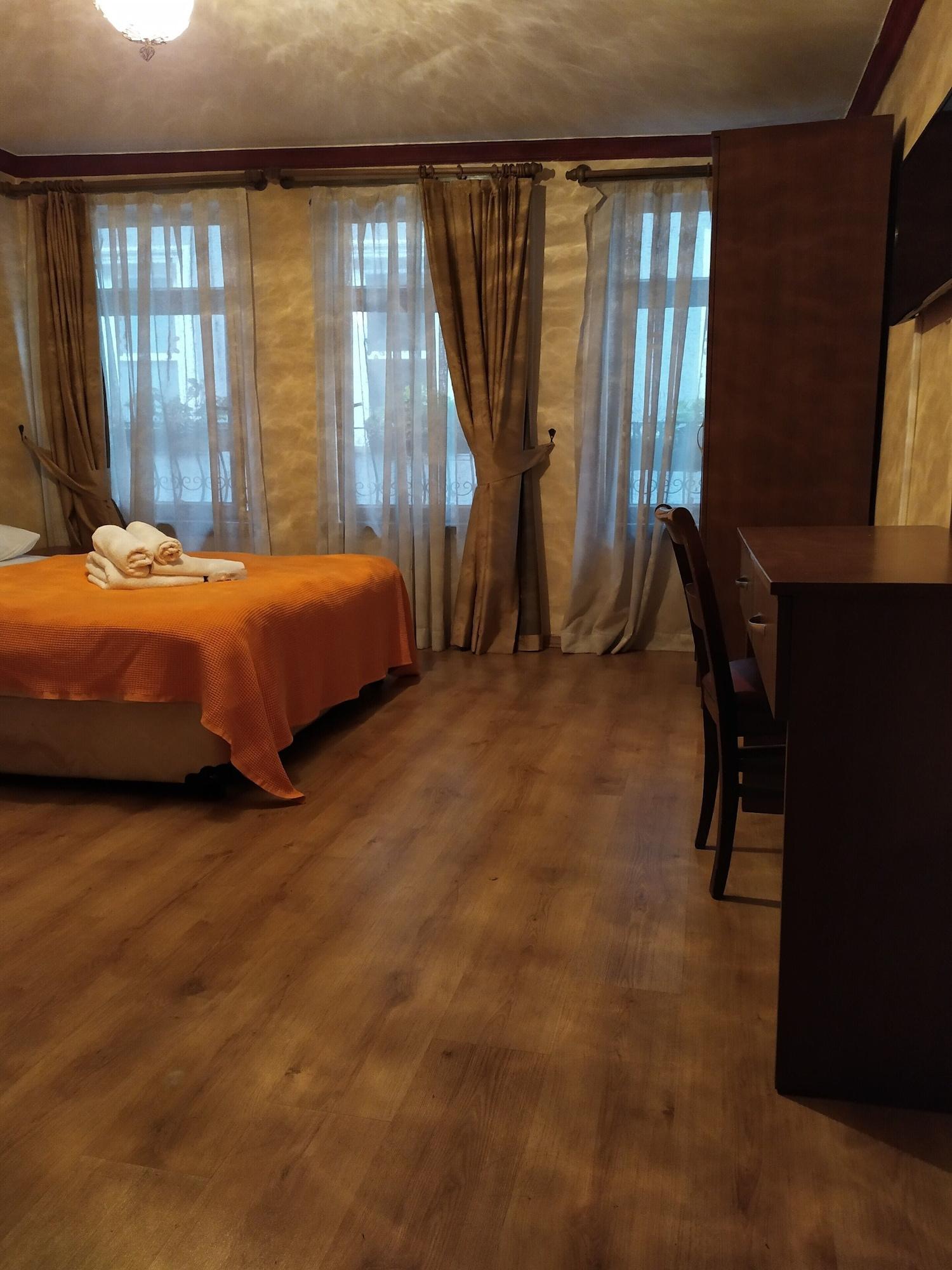 Irish Hotel 2*