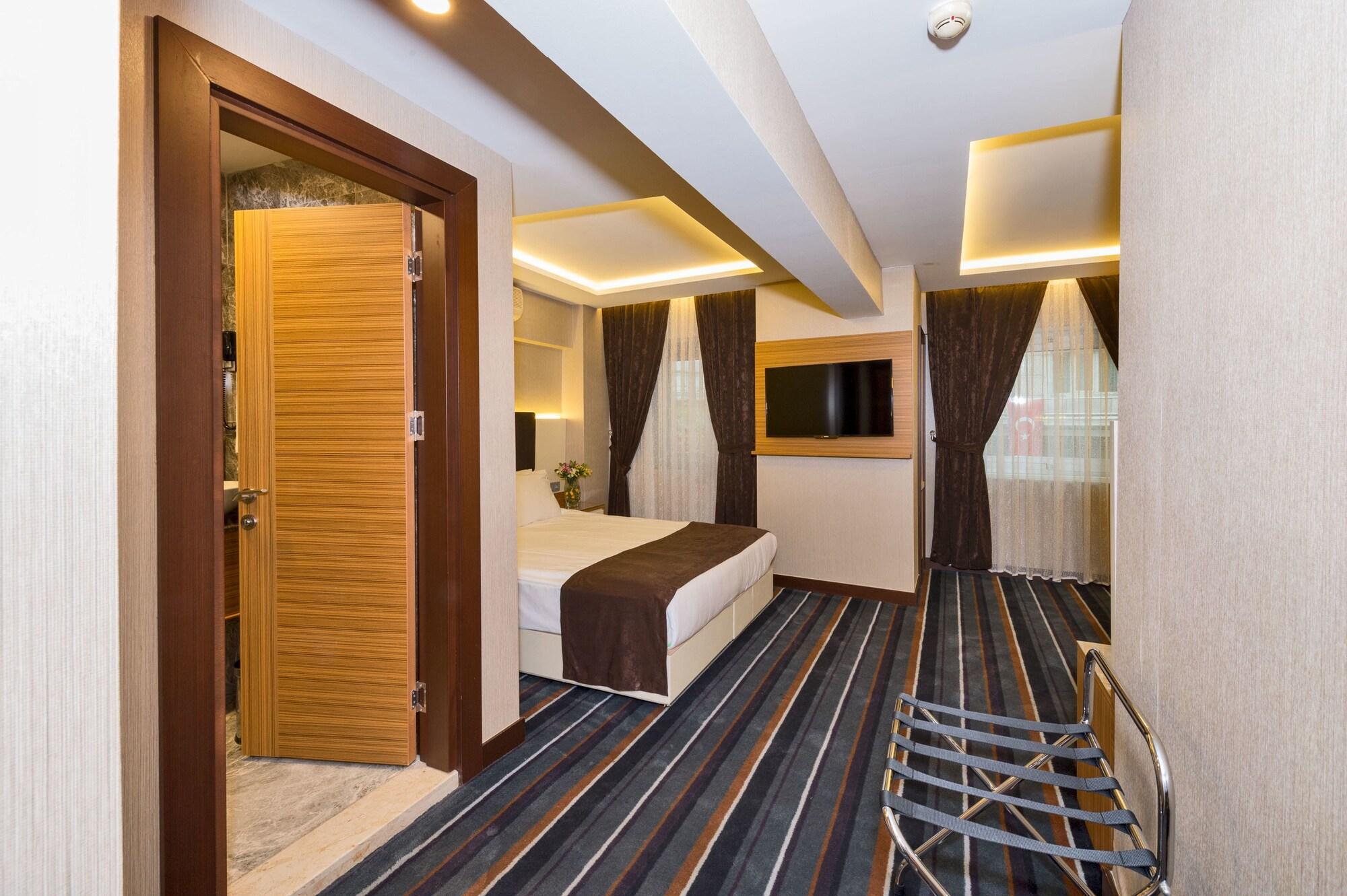 Hotel Bergama Old 3*