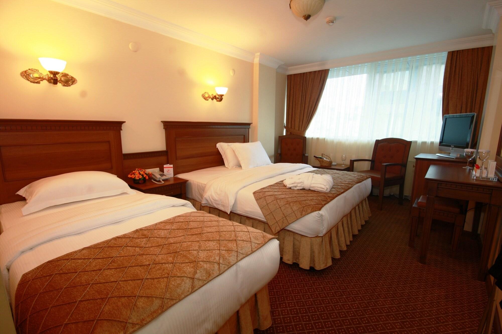 Grand Unal 3*