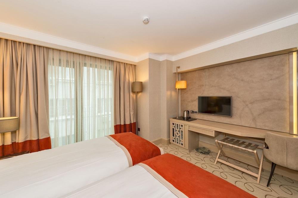 Hotel Mare Park & 4*